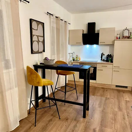 Stylish Close To Wiener Neustadt Daire Lanzenkirchen