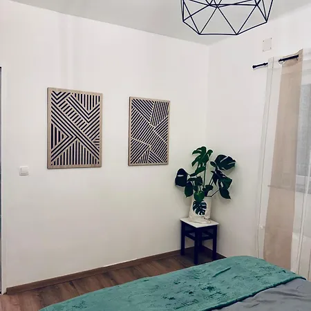 Stylish Close To Wiener Neustadt Daire *